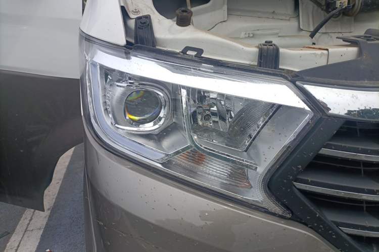 Used CHANGAN KUAYUE Xing V5 2021 1.5L Fortune-Attracting Edition Comfort Model JL473QH Right Front Headlight