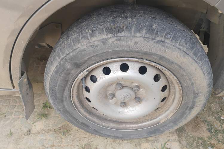 Used CHANGAN KUAYUE Xing V5 2021 1.6L Jinbao Edition Luxury Version DAM16KR Right Front Wheel Hub