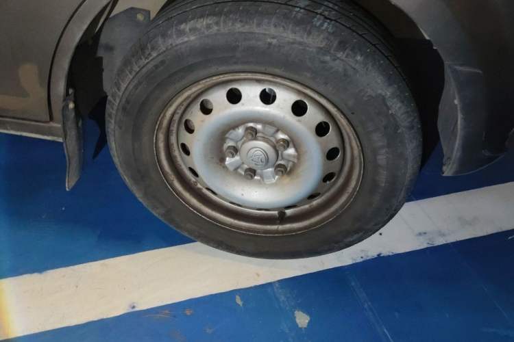 Used CHANGAN KUAYUE Xing V5 2021 1.6L Jinbao Edition Luxury Version DAM16KR Right Front Wheel Hub