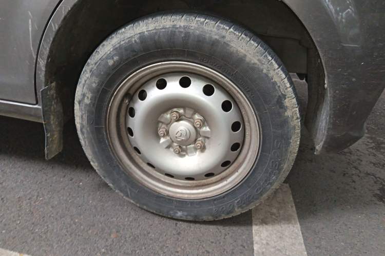 Used CHANGAN KUAYUE Xing V5 2021 1.6L Jinbao Edition Comfort Version DAM16KR Right Front Wheel Hub