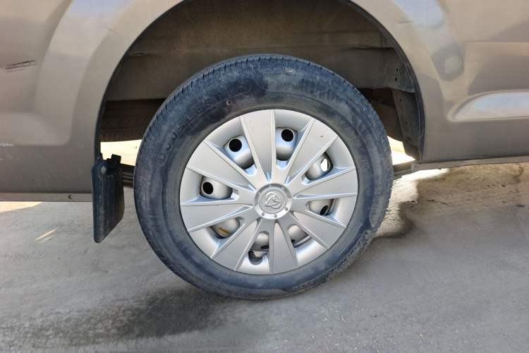 Used CHANGAN KUAYUE Xing V5 2021 1.6L Jinbao Edition Luxury Version DAM16KR Right Rear Wheel Hub