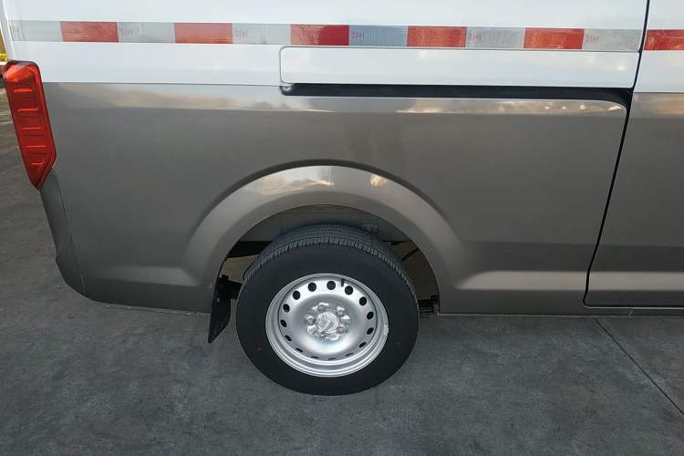 Used CHANGAN KUAYUE Xing V5 2021 1.5L Jinbao Edition Comfort Version JL473QH Right Rear Wheel Hub