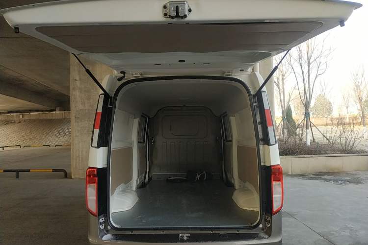 Used CHANGAN KUAYUE Xing V5 2021 1.5L Jinbao Edition Comfort Version JL473QH Trunk