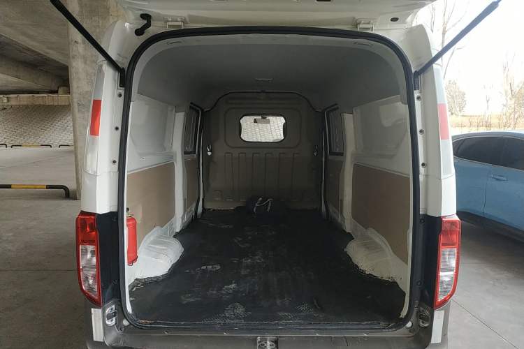 Used CHANGAN KUAYUE Xing V5 2021 1.5L Jinbao Edition Comfort Version JL473QH Trunk