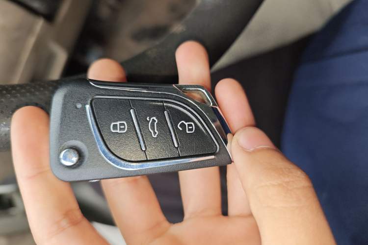 Used CHANGAN KUAYUE Xing V5 2021 1.6L Fortune-Attracting Edition Comfort Model DAM16KR Vehicle Key