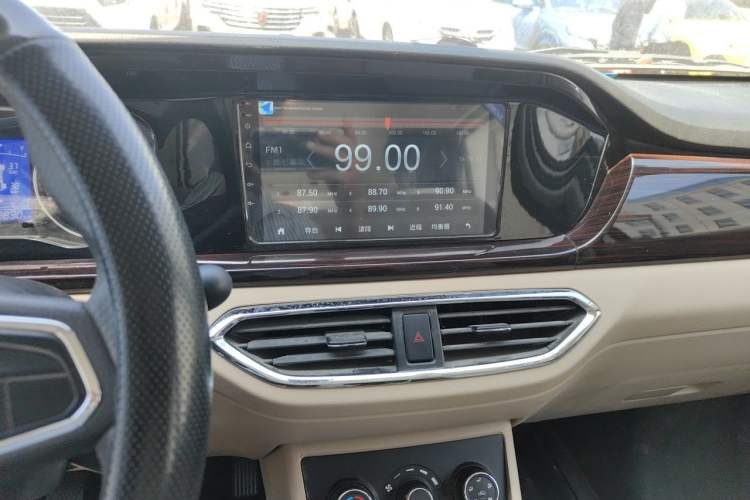 Used CHANGAN KUAYUE Xing V5 2022 1.5L Enjoyment Model 5-7 Seater Passenger Vehicle JL473QH Audio And AC Panel