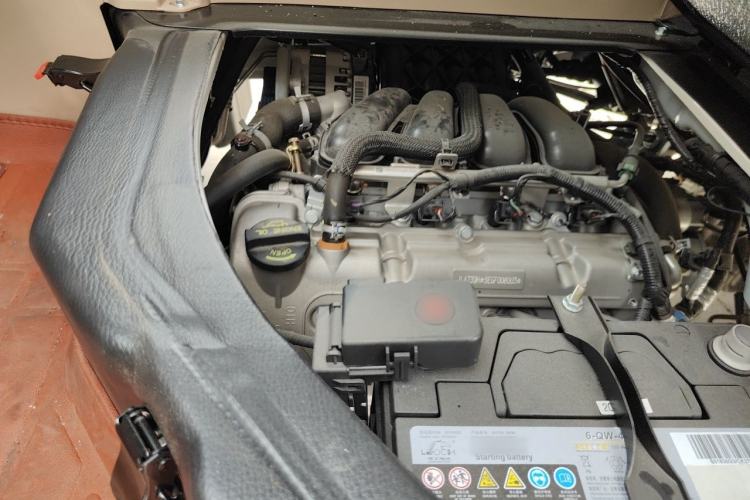 Used CHANGAN KUAYUE Xing V5 2022 1.5L Comfort-Grade 5-7 Seater Passenger Vehicle JL473QH Engine Bay Right