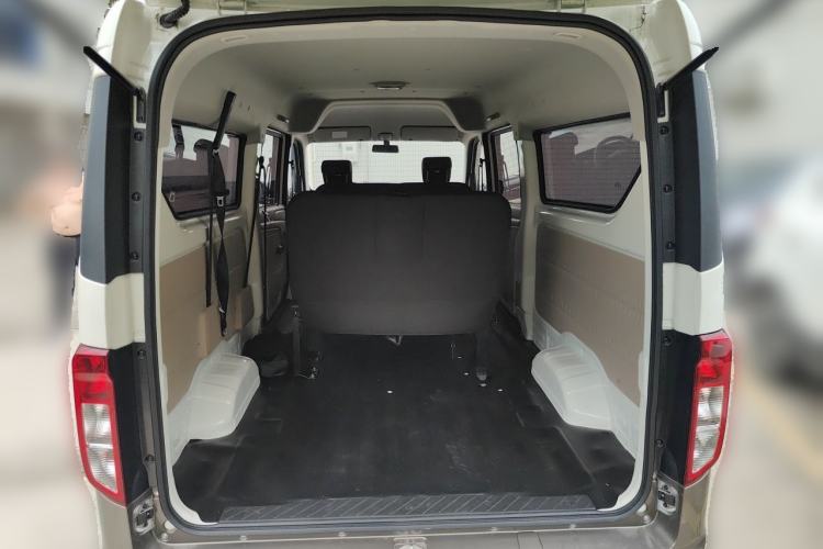 Used CHANGAN KUAYUE Xing V5 2022 1.5L Comfort-Grade 5-7 Seater Passenger Vehicle JL473QH Trunk