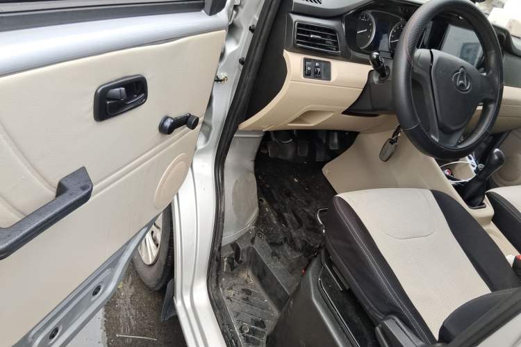 Used CHANGAN KUAYUE Xing V5 2022 1.5L Enjoyment Model 5-7 Seater Passenger Vehicle JL473QH Driver Seat