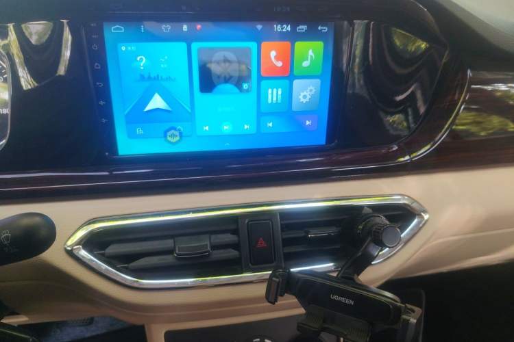 Used CHANGAN KUAYUE Xing V5 2022 1.5L Comfort-Grade 5-7 Seater Passenger Vehicle JL473QH Audio And AC Panel