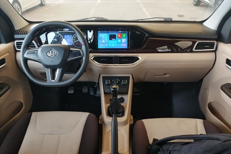 Used CHANGAN KUAYUE Xing V5 2022 1.5L Comfort-Grade 5-7 Seater Passenger Vehicle JL473QH Center Console