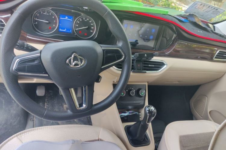 Used CHANGAN KUAYUE Xing V5 2022 1.5L Luxury 5-7 Seater Passenger Vehicle JL473QH Center Console