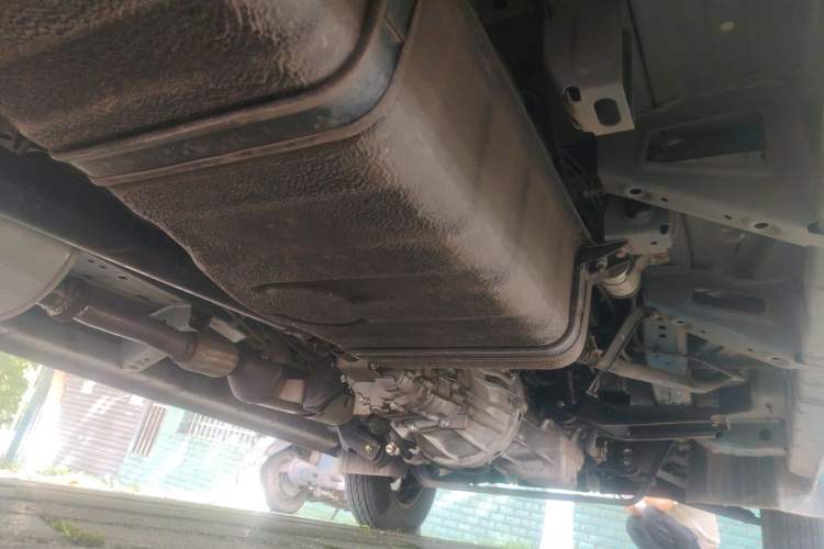 Used CHANGAN KUAYUE Xing V5 2022 1.5L Comfort-Grade 5-7 Seater Passenger Vehicle JL473QH Chassis Rear Right