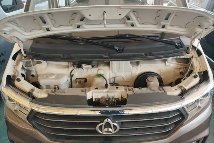 Used CHANGAN KUAYUE Xing V5 2022 1.5L Comfort-Grade 5-7 Seater Passenger Vehicle JL473QH Engine Bay