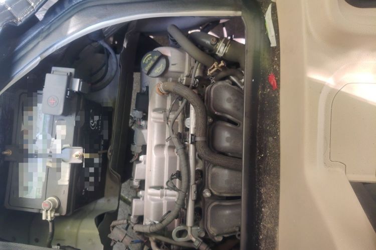 Used CHANGAN KUAYUE Xing V5 2022 1.5L Comfort-Grade 5-7 Seater Passenger Vehicle JL473QH Engine Bay Left