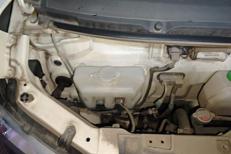 Used CHANGAN KUAYUE Xing V5 2022 1.5L Luxury 5-7 Seater Passenger Vehicle JL473QH Engine Bay Right