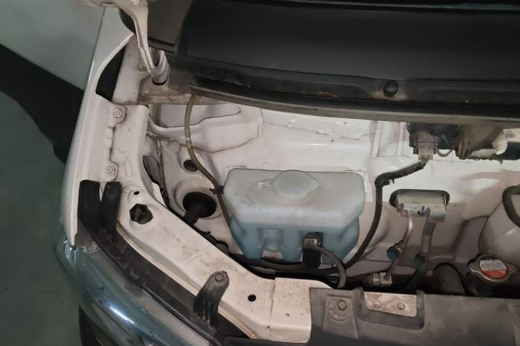 Used CHANGAN KUAYUE Xing V5 2022 1.5L Luxury 5-7 Seater Passenger Vehicle JL473QH Engine Bay Right