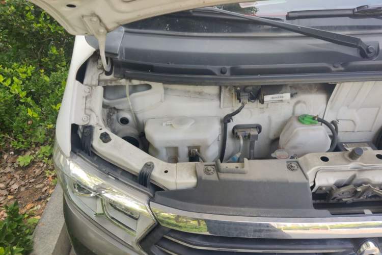 Used CHANGAN KUAYUE Xing V5 2022 1.5L Luxury 5-7 Seater Passenger Vehicle JL473QH Engine Bay Right