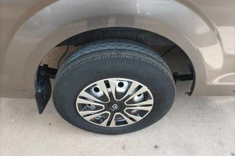 Used CHANGAN KUAYUE Xing V5 2022 1.5L Comfort-Grade 5-7 Seater Passenger Vehicle JL473QH Exterior 8