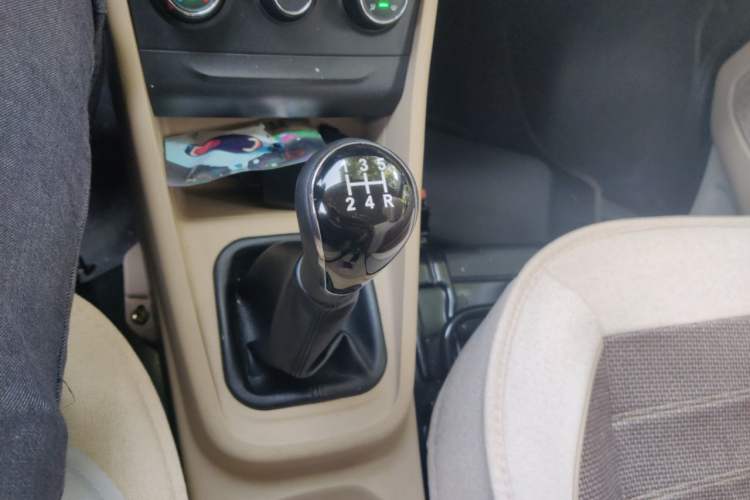 Used CHANGAN KUAYUE Xing V5 2022 1.5L Luxury 5-7 Seater Passenger Vehicle JL473QH Gear Lever
