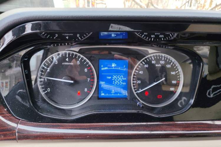 Used CHANGAN KUAYUE Xing V5 2022 1.5L Comfort-Grade 5-7 Seater Passenger Vehicle JL473QH Instrument Cluster