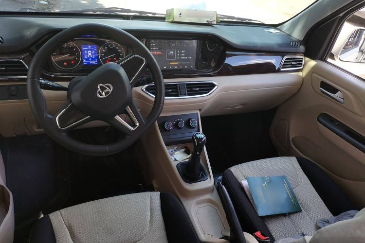 Used CHANGAN KUAYUE Xing V5 2022 1.5L Enjoyment Model 5-7 Seater Passenger Vehicle JL473QH Interior 2