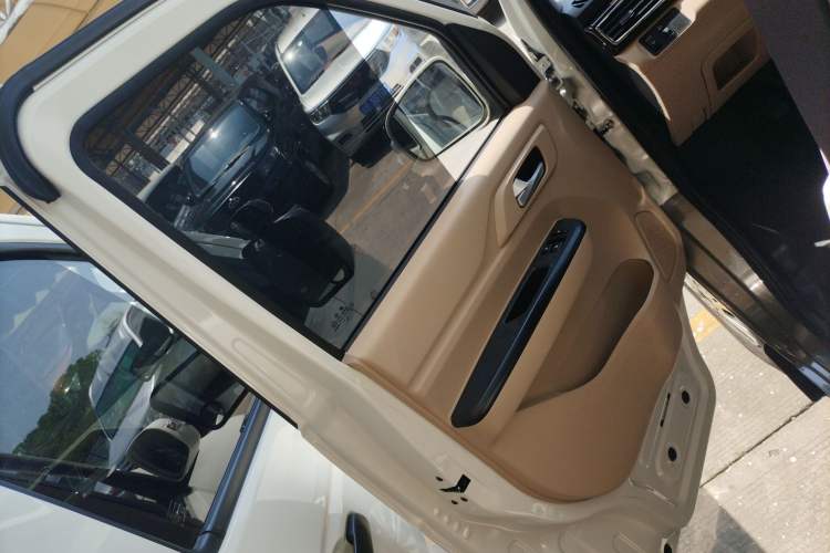Used CHANGAN KUAYUE Xing V5 2022 1.5L Comfort-Grade 5-7 Seater Passenger Vehicle JL473QH Interior 7