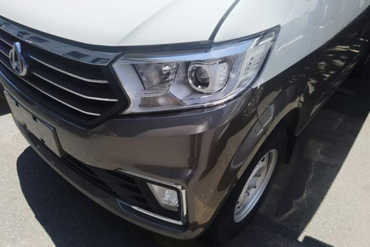 Used CHANGAN KUAYUE Xing V5 2022 1.5L Comfort-Grade 5-7 Seater Passenger Vehicle JL473QH Left Front Headlight