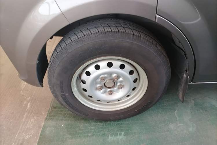 Used CHANGAN KUAYUE Xing V5 2022 1.5L Comfort-Grade 5-7 Seater Passenger Vehicle JL473QH Left Front Wheel Hub