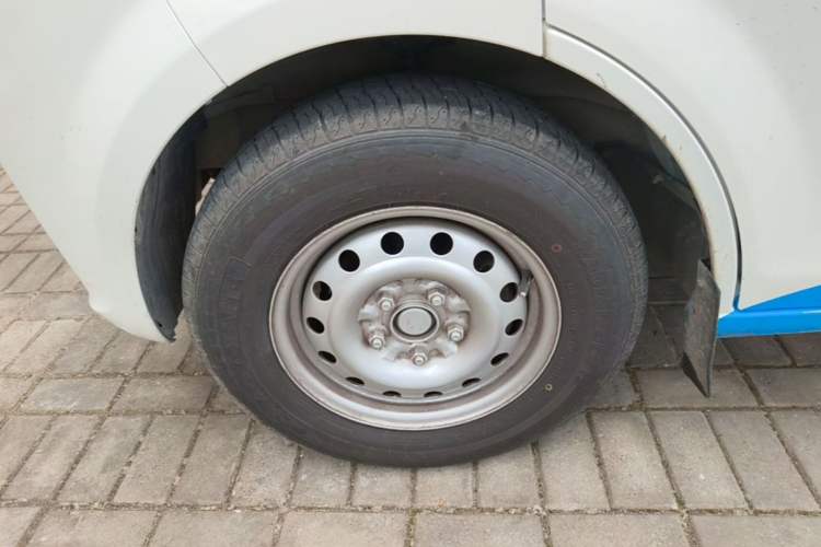 Used CHANGAN KUAYUE Xing V5 2022 1.5L Comfort-Grade 5-7 Seater Passenger Vehicle JL473QH Left Front Wheel Hub