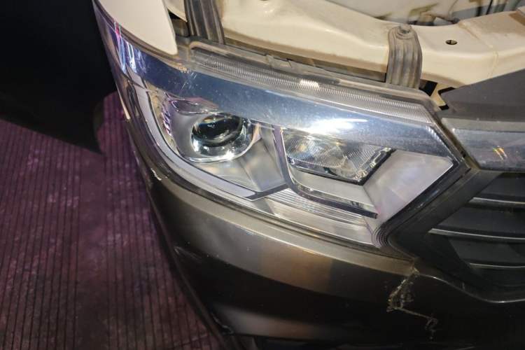 Used CHANGAN KUAYUE Xing V5 2022 1.5L Luxury 5-7 Seater Passenger Vehicle JL473QH Right Front Headlight