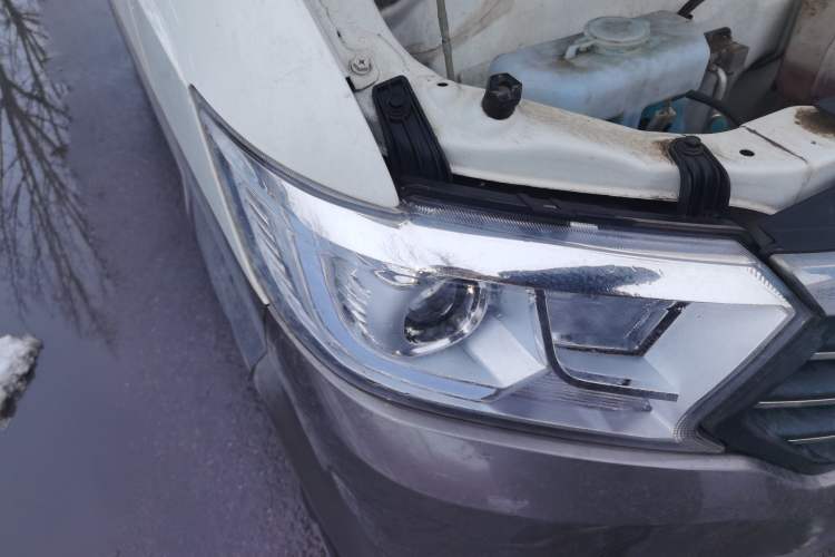 Used CHANGAN KUAYUE Xing V5 2022 1.5L Luxury 5-7 Seater Passenger Vehicle JL473QH Right Front Headlight