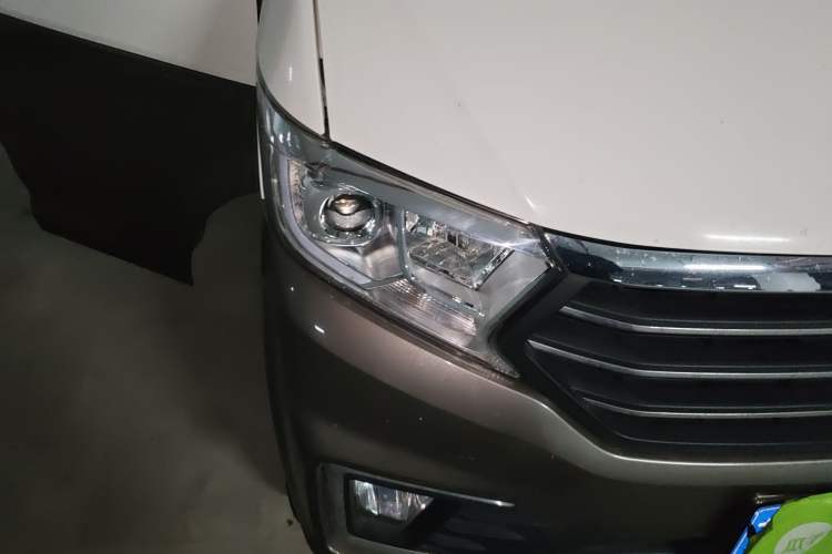 Used CHANGAN KUAYUE Xing V5 2022 1.5L Luxury 5-7 Seater Passenger Vehicle JL473QH Right Front Headlight