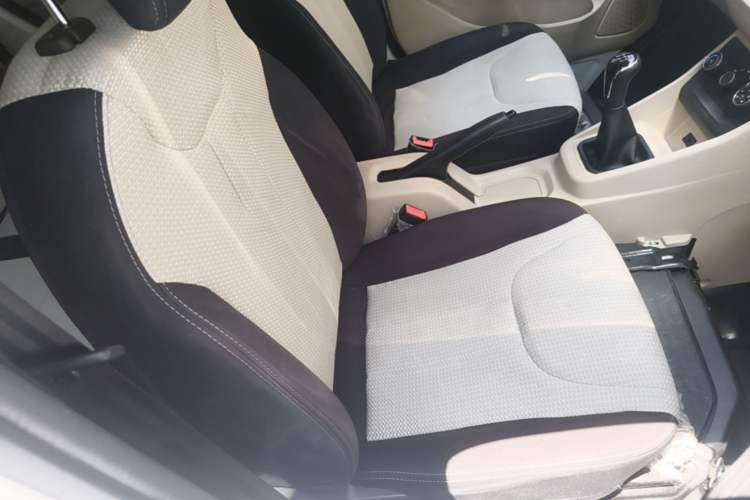 Used CHANGAN KUAYUE Xing V5 2022 1.5L Comfort-Grade 5-7 Seater Passenger Vehicle JL473QH Right Front Seat
