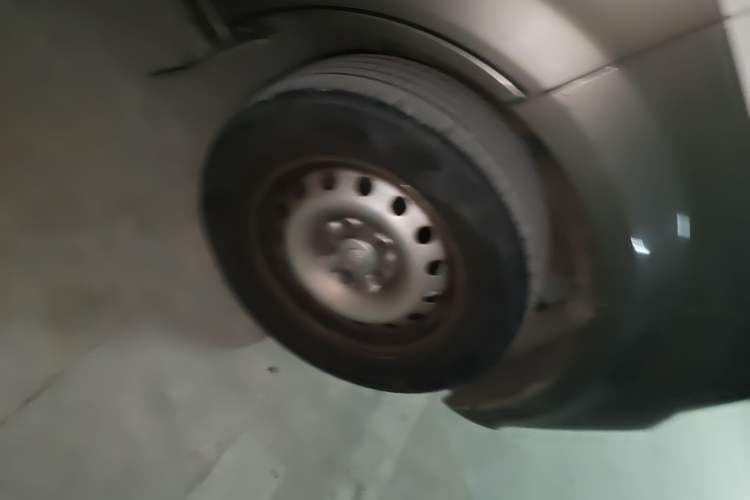 Used CHANGAN KUAYUE Xing V5 2022 1.5L Luxury 5-7 Seater Passenger Vehicle JL473QH Right Front Wheel Hub