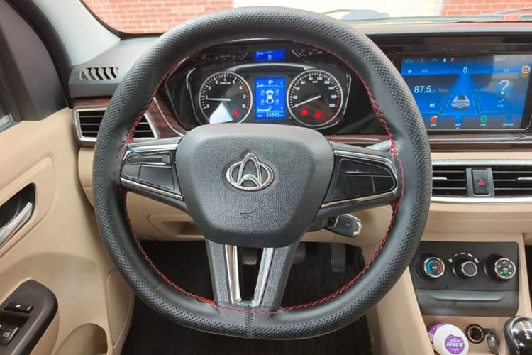 Used CHANGAN KUAYUE Xing V5 2022 1.5L Comfort-Grade 5-7 Seater Passenger Vehicle JL473QH Steering Wheel