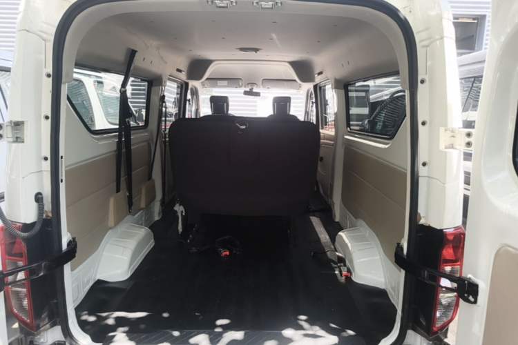 Used CHANGAN KUAYUE Xing V5 2022 1.5L Comfort-Grade 5-7 Seater Passenger Vehicle JL473QH Trunk