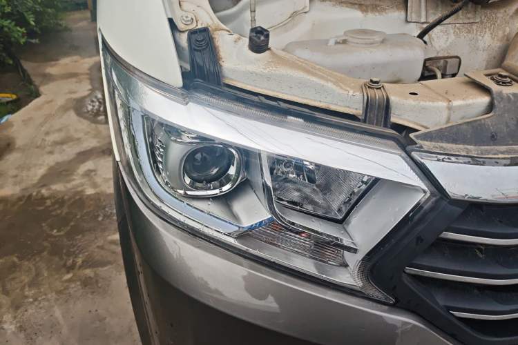 Used CHANGAN KUAYUE Xing V5  Right Front Headlight
