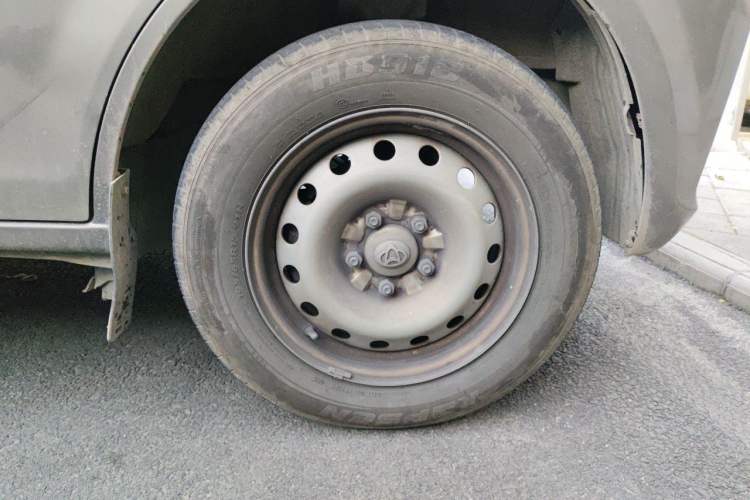 Used CHANGAN KUAYUE Xing V5  Right Front Wheel Hub