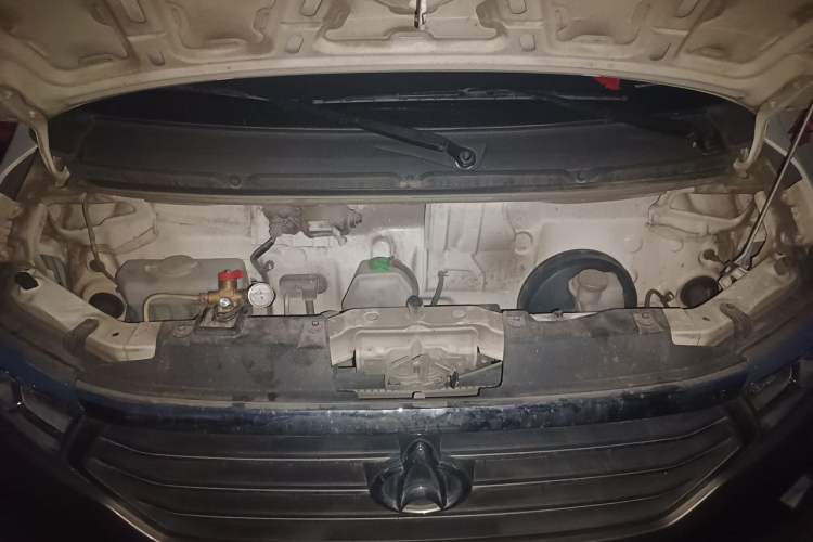 Used CHANGAN KUAYUE Xing V5  Engine Bay