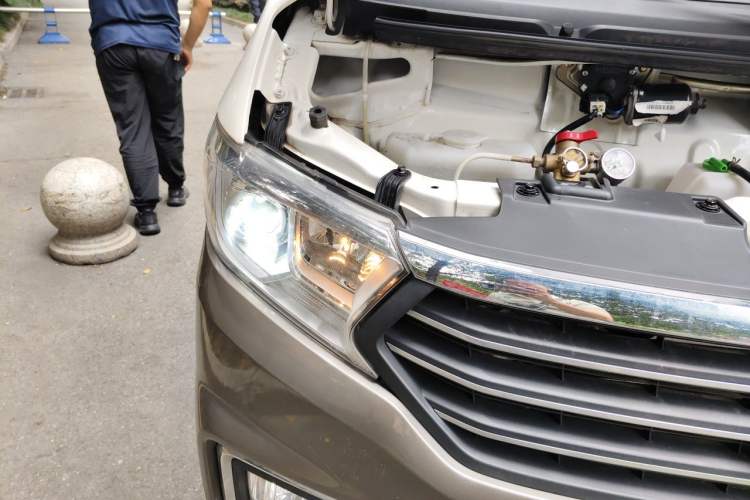 Used CHANGAN KUAYUE Xing V5  Right Front Headlight
