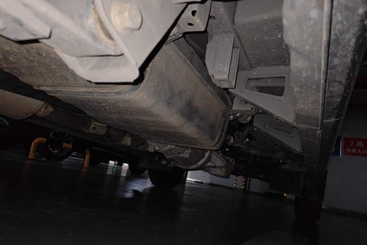 Used CHANGAN KUAYUE Xing V5 2026 Model 1.5L Enjoyment 6-Seater Bus Chassis Rear Right