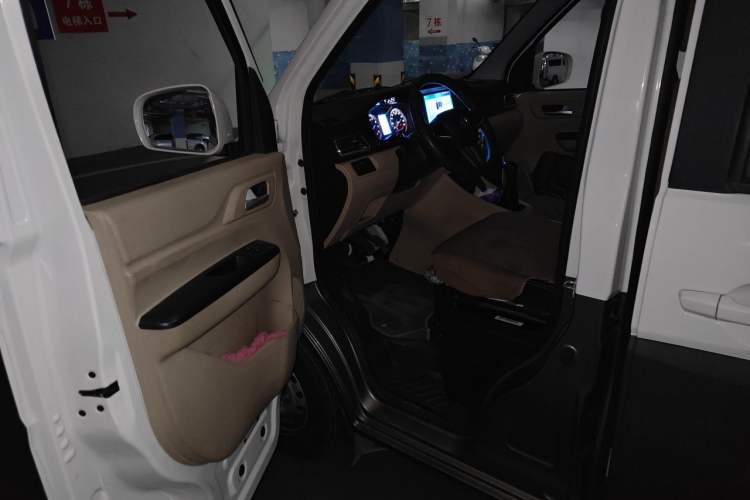 Used CHANGAN KUAYUE Xing V5 2026 Model 1.5L Enjoyment 6-Seater Bus Driver Seat
