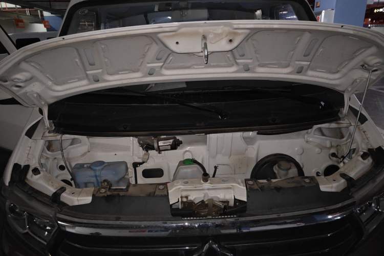 Used CHANGAN KUAYUE Xing V5 2026 Model 1.5L Enjoyment 6-Seater Bus Engine Bay