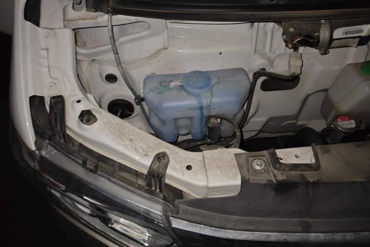 Used CHANGAN KUAYUE Xing V5 2026 Model 1.5L Enjoyment 6-Seater Bus Engine Bay Right