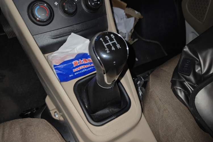 Used CHANGAN KUAYUE Xing V5 2026 Model 1.5L Enjoyment 6-Seater Bus Gear Lever