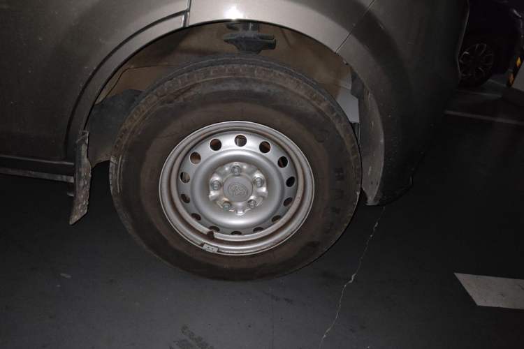 Used CHANGAN KUAYUE Xing V5 2026 Model 1.5L Enjoyment 6-Seater Bus Right Front Wheel Hub
