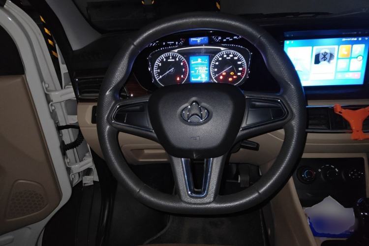 Used CHANGAN KUAYUE Xing V5 2026 Model 1.5L Enjoyment 6-Seater Bus Steering Wheel