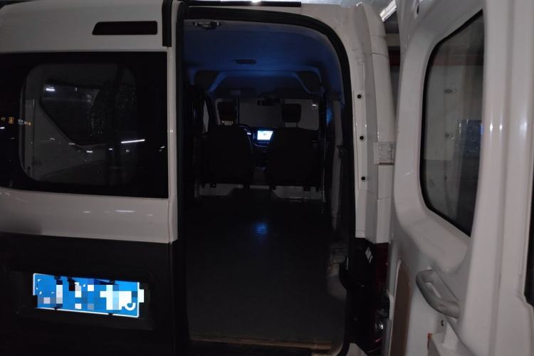 Used CHANGAN KUAYUE Xing V5 2026 Model 1.5L Enjoyment 6-Seater Bus Trunk