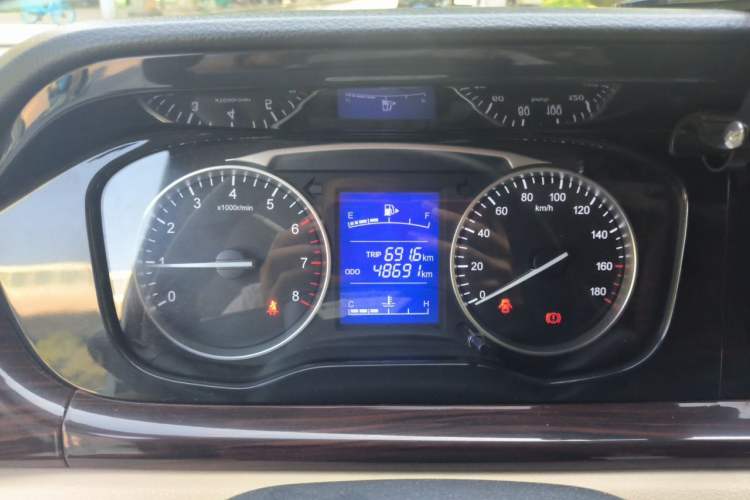 Used CHANGAN KUAYUE Xing V5 2026 Model 1.6L Comfortable 6-Seater Passenger Vehicle Instrument Cluster